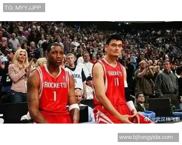 姚明与小乔丹的传奇对决:篮球巨星之间的巅峰较量与友谊故事 姚明与小乔丹的传奇对决:篮球巨星之间的巅峰较量与友谊故事