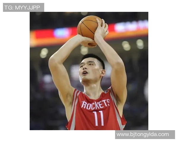 保罗与姚明完美配合展现篮球艺术的巅峰时刻 保罗与姚明完美配合展现篮球艺术的巅峰时刻