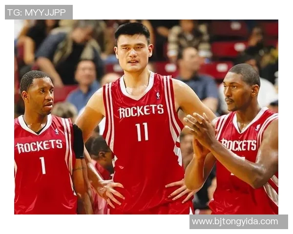 姚明在篮球场上的精彩瞬间与球技展示的完美结合