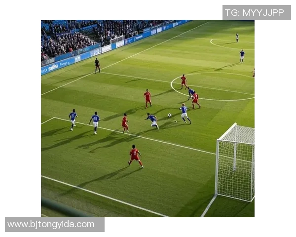 与足球明星同框的瞬间记录梦想与激情的合照文案分享