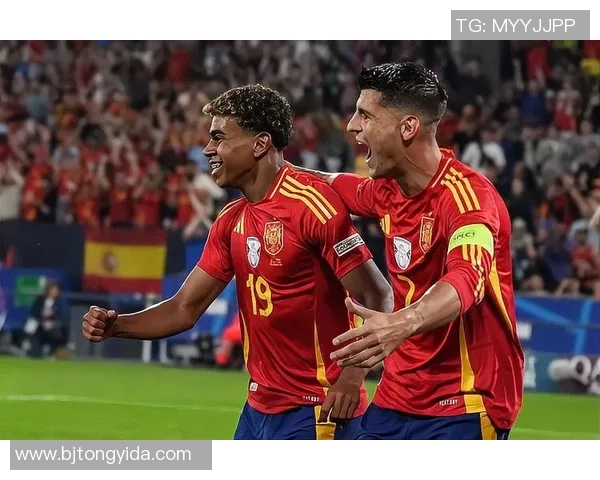 八旬老人逆袭成足球明星展现不屈精神与青春活力