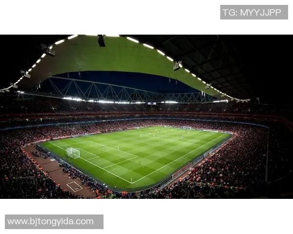 足球明星齐聚一堂电脑壁纸打造梦幻绿茵场景尽显球场魅力 足球明星齐聚一堂电脑壁纸打造梦幻绿茵场景尽显球场魅力