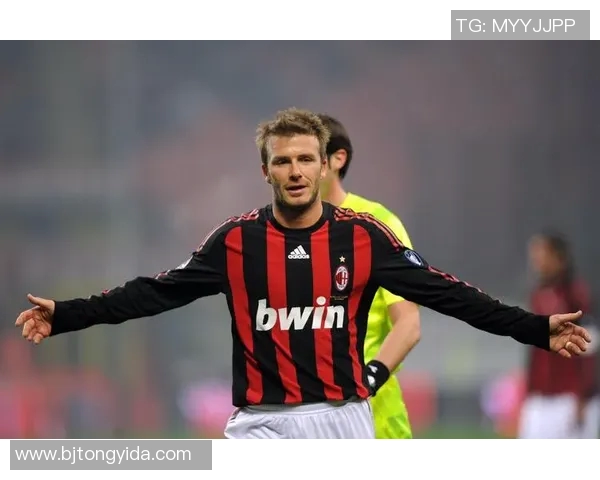 贝克汉姆足球明星海报展现传奇球技与时尚魅力的完美结合 贝克汉姆足球明星海报展现传奇球技与时尚魅力的完美结合