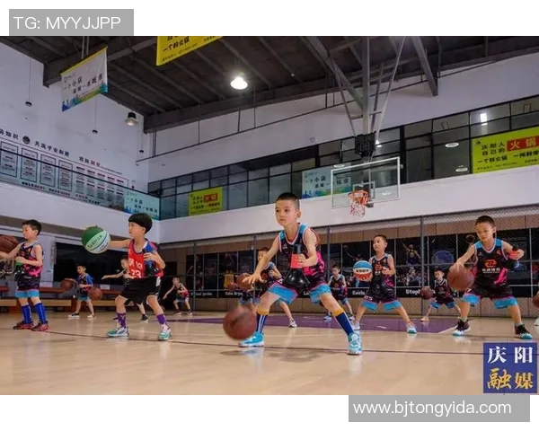 篮球明星场下训练揭秘如何塑造超强竞技状态与完美技术 篮球明星场下训练揭秘如何塑造超强竞技状态与完美技术
