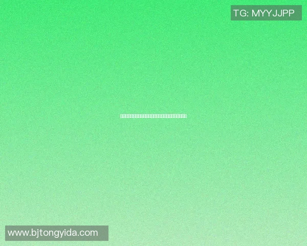 篮球明星潮流风向标拖鞋外穿时尚搭配解析与街头风格展示